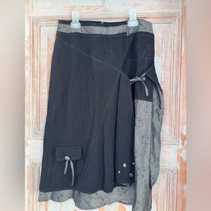 French brand My Way stunning, unique & detailed black+silver grey midi skirt